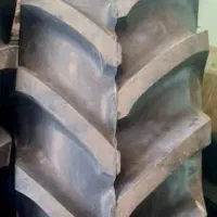 لاستیک عقب تراکتور چهار سیلندر