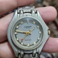 ساعت لاروس
