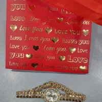 ساعت زنانه بسیار لاکچری و زیبا|ساعت|شاهینشهر, فردوسی|دیوار