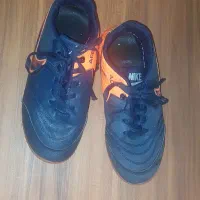 کفش فوتبال روی چمن