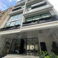 فروش۲۴۰مترنیاوران/مدرن کلیدنخورده/تکواحدسوپرلاکچری