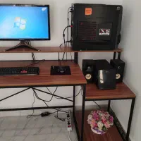 کیس کامپیوتر گیمینگ گرین X5 با میز و مانیتور