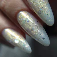 آموزش و انجام خدمات ناخن