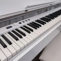 پیانو کونیکس