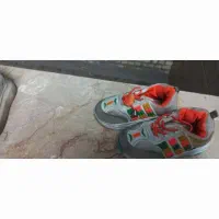 تعدادی کفش کودک|کیف، کفش، کمربند|کاشان, فاز ۱ ناجی آباد|دیوار