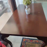 میز نهارخوری بدون صندلی ودوعددقاب نقاشی