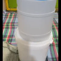 سطل و بشکه برای ترشی تمیز و مرتب