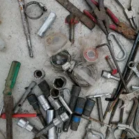 مقداری پیچ و مهره های مختلف وابزار یک جا 1کو 500|ابزارآلات|تهران, صفا|دیوار