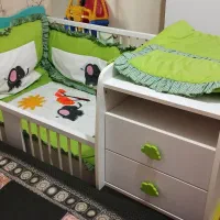 دو عدد کمد ویک عدد تخت  مناسب برای سسمونی