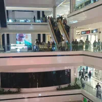 ۲۹متر تجاری جلو در ورودی ۲ نبش پاساژ کورش مال