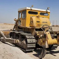 اجاره دهنده بلدوزر کوماتسو و غلطک پاچه فیلی