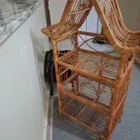 قفسه چوبی برای وسایل تزیینی