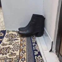 بوت کفش چرم نو مارک دار نو میباشد سایز ۳۸|کیف، کفش، کمربند|صفادشت, |دیوار
