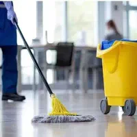 استخدام نیروی خدمات خانوم
