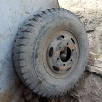 لاستیک نیسان عقب جلو ولاستیک پیکان کم کار|قطعات یدکی و لوازم جانبی|قم, کلهری|دیوار