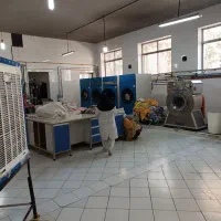 کار در کارگاه لباسشویی