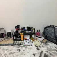 لوازم کاشت ناخن در حد نو