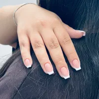 *کاشت ناخن  و ترمیم با هدیه ویژه روز دختر