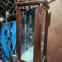 بوفه قهوه ای