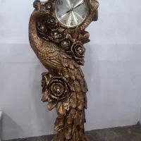 ساعت ایستاده طلایی