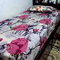 تخت ۱نفره ویترین دار با تشک و میزوعسلی