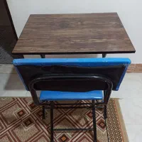 میزتحریر تاشودرحدنوقابل تنظیم شیب.صندلی تاشو فلزی