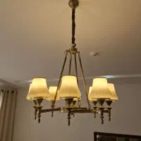 لوستر ۸ لامپی