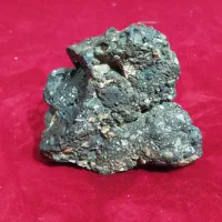 سنگ مشکوک به شهاب سنگ|کلکسیون اشیاء عتیقه|صفادشت, |دیوار