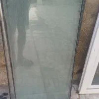 پنجره و توری و شیشه