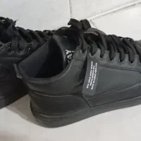 دوجفت کفش نو|کیف، کفش، کمربند|اصفهان, ناصرخسرو|دیوار