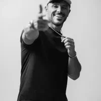 بلیط کنسرت ارمین زارعی ردیف سوم ۱۹۰۰