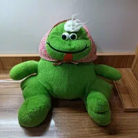 تعدادی عروسک بفروش میرسد