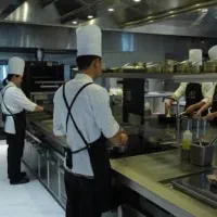 نیازمند نیروی اشپزخانه صنعتی