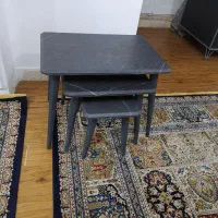 میز سه تیکه خاکستری تمیز و مرتب