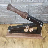 گردو شکن بادام شکن و هسته شکن آپارتمانی