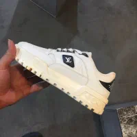 حدود۳۰۰جفت کتونی مرد و زن|کیف، کفش، کمربند|اراک, |دیوار