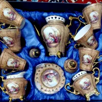 ظروف دکوری داخل ویترین