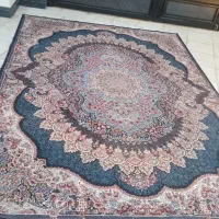 فرش ۹متری تمیز بدون هیچ گونه زدگی پارگی یا سوختگی