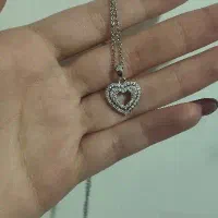 گردنبند یادگاری مجبورم بفروشم