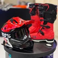 پوتین بوت لباس کلاه شولدر دستکش کراسی عینک برچسب