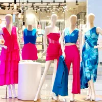 استخدام خانم فروشنده حرفه ای برای فروشگاه پوشاک|استخدام بازاریابی و فروش|فولادشهر, C5|دیوار