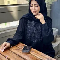 چرخکار در کارگاه خیاطی زنانه