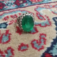 انگشتر اصل معدنی زمردباقاب نقره