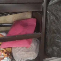 میز صبحانه خوری همراه با ۴ صندلی نو