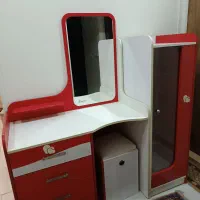 آیینه و کتابخانه نوجوان