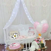 تخت گهواره کنار مادر
