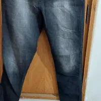 تعدادی شلوار و روسری