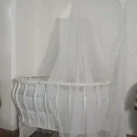 گهواره چوبی سفید وزیبا|تخت و صندلی بچه|محمدیه-قزوین, |دیوار