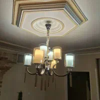 لوستر همراه با لامپ ها