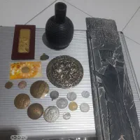 شمایل زمان سلجوقیان و سکه نقره وسکه جمهوری|کلکسیون اشیاء عتیقه|فردیس, ثابتی|دیوار